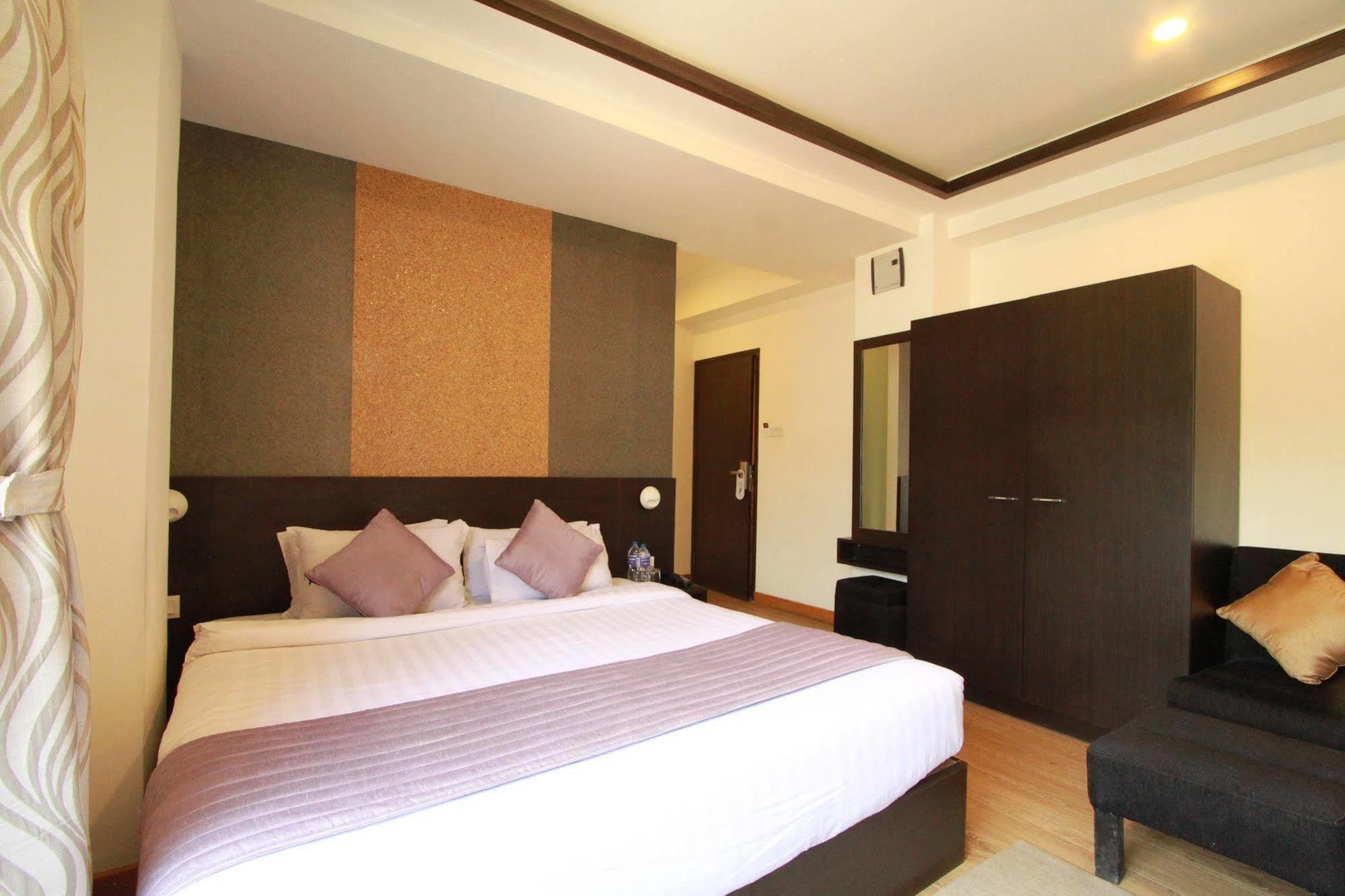 Gaju Suite Hotel Kathmandu Exterior photo